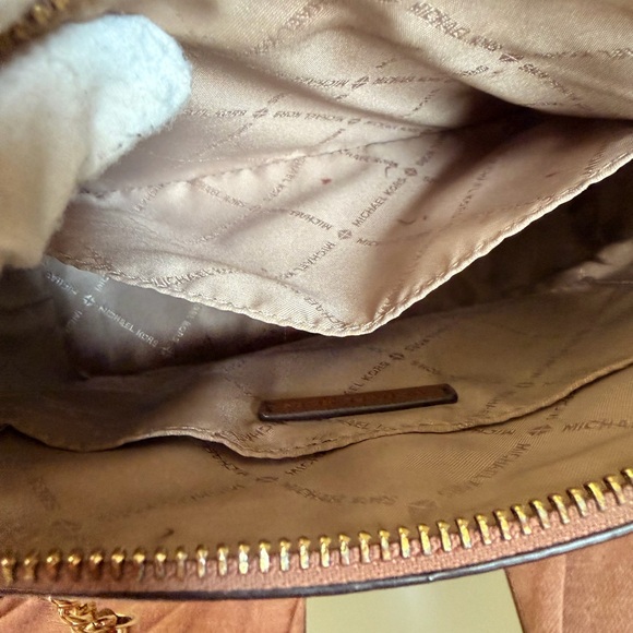 Michael Kors Jet Set Travel Medium Dome Crossbody Bag - Picture 10 of 16